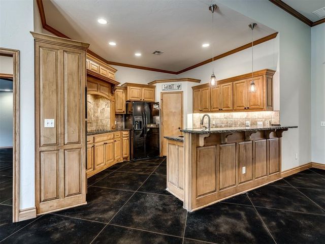 2805 NE Edmond Road, Piedmont, OK 73078