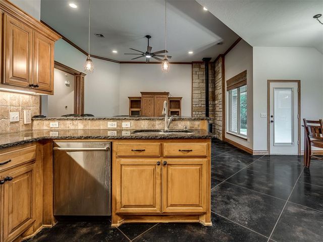2805 NE Edmond Road, Piedmont, OK 73078