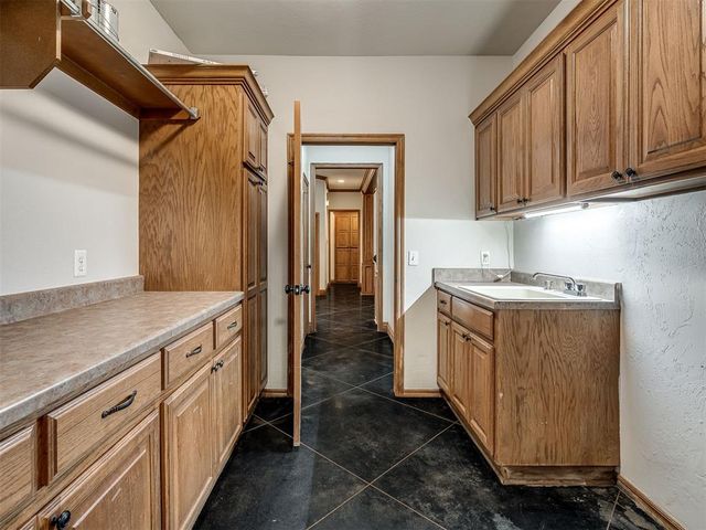 2805 NE Edmond Road, Piedmont, OK 73078
