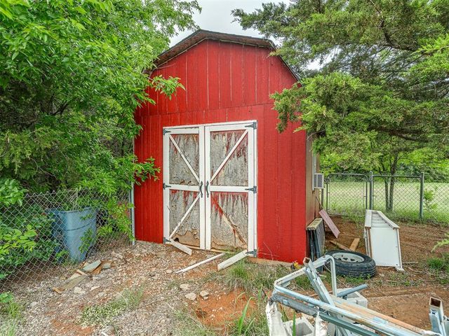 2805 NE Edmond Road, Piedmont, OK 73078
