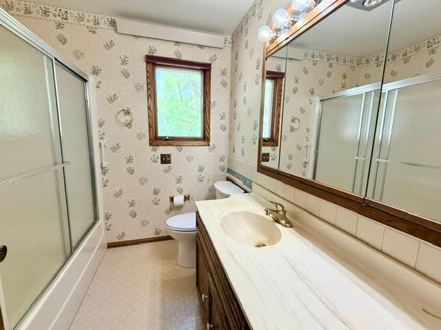 1588 48th Avenue NE, Willmar, MN 56201