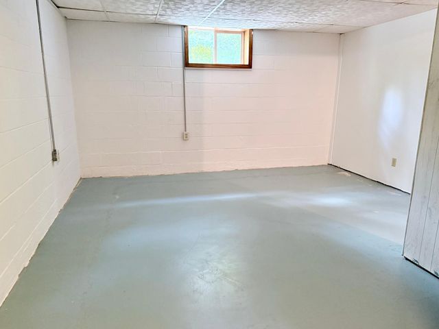 1588 48th Avenue NE, Willmar, MN 56201
