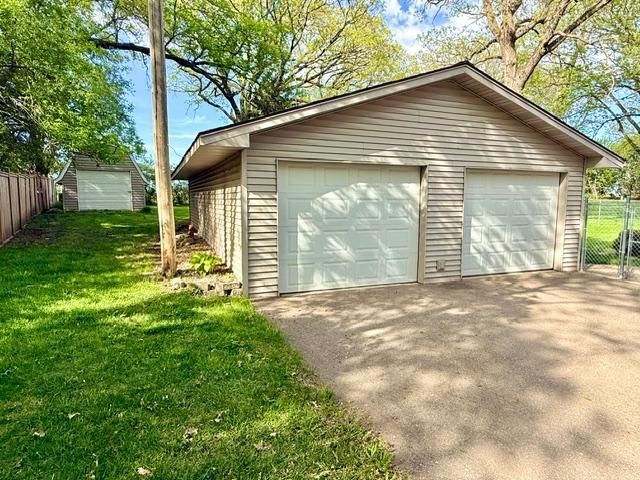 1588 48th Avenue NE, Willmar, MN 56201