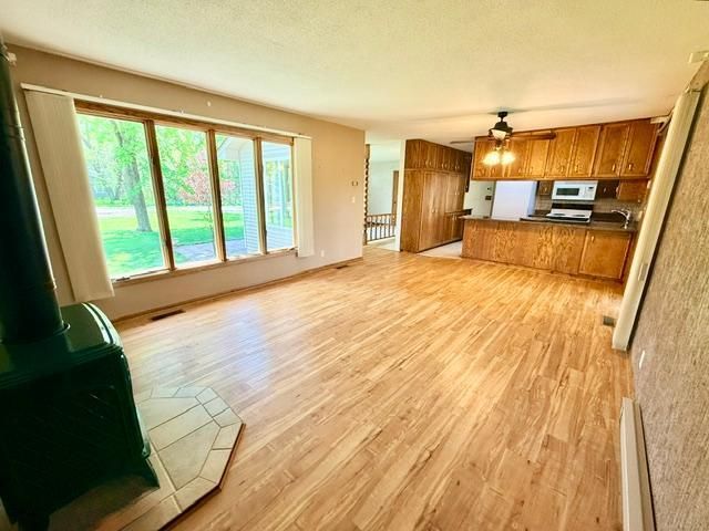 1588 48th Avenue NE, Willmar, MN 56201