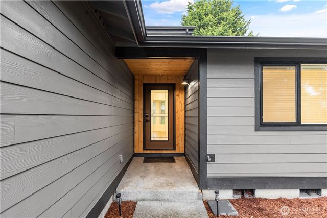 24218 11th Avenue S, Des Moines, WA 98198