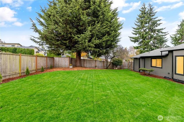 24218 11th Avenue S, Des Moines, WA 98198