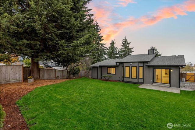 24218 11th Avenue S, Des Moines, WA 98198