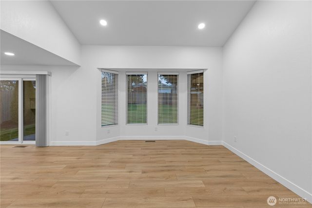 24218 11th Avenue S, Des Moines, WA 98198