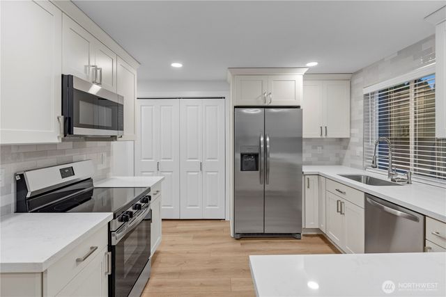 24218 11th Avenue S, Des Moines, WA 98198