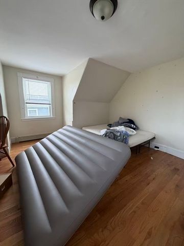 35 Fiske St 3, Waltham, MA 02451