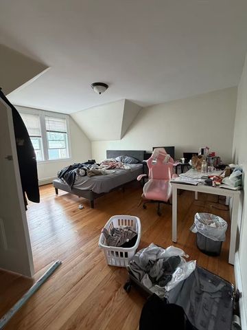 35 Fiske St 3, Waltham, MA 02451