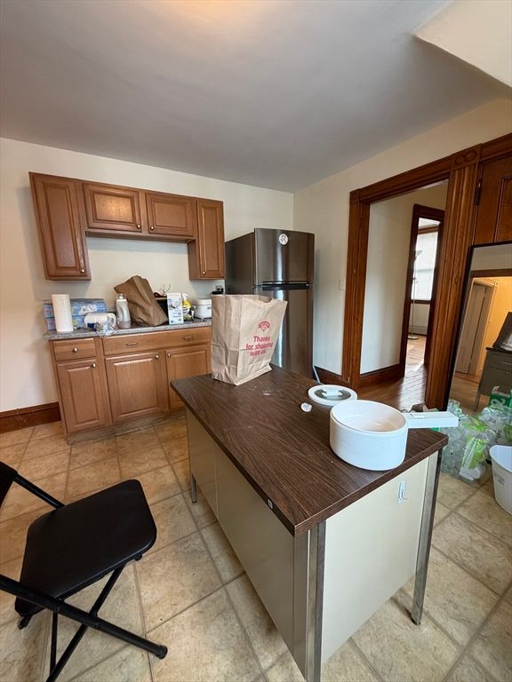 35 Fiske St 3, Waltham, MA 02451