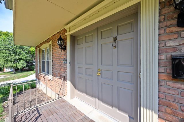 7226 Crinstead Court, Madeira, OH 45243