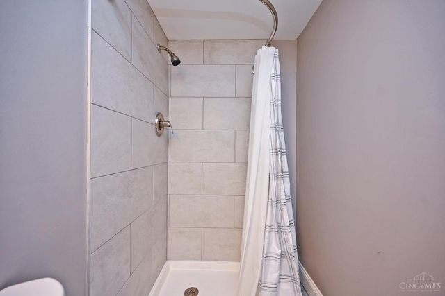 7226 Crinstead Court, Madeira, OH 45243
