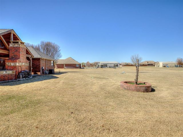 14715 Pecan Grove West, Yukon, OK 73099