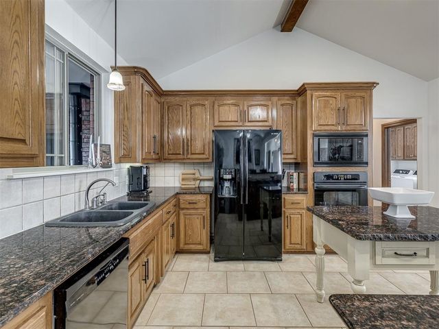 14715 Pecan Grove West, Yukon, OK 73099