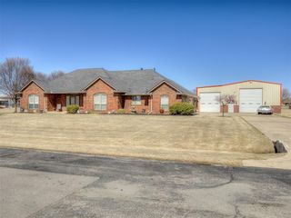 14715 Pecan Grove West, Yukon, OK 73099