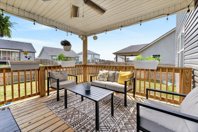 1092 Charles Thomas Dr, Clarksville, TN 37042