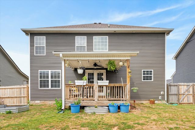1092 Charles Thomas Dr, Clarksville, TN 37042