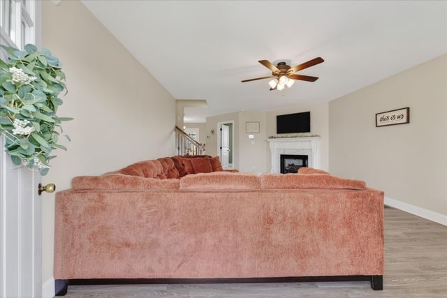 1092 Charles Thomas Dr, Clarksville, TN 37042