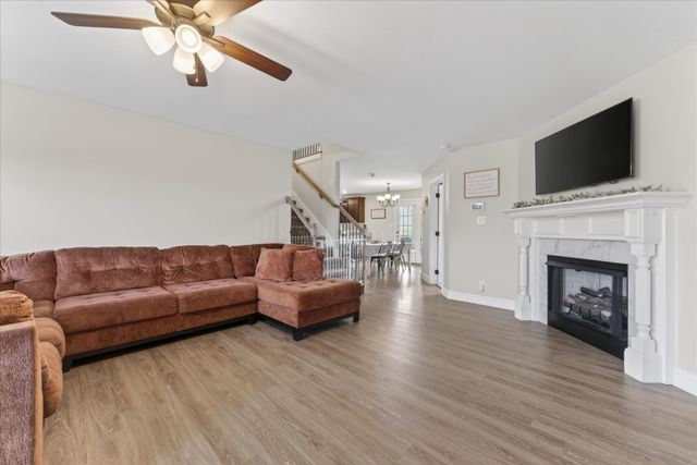 1092 Charles Thomas Dr, Clarksville, TN 37042