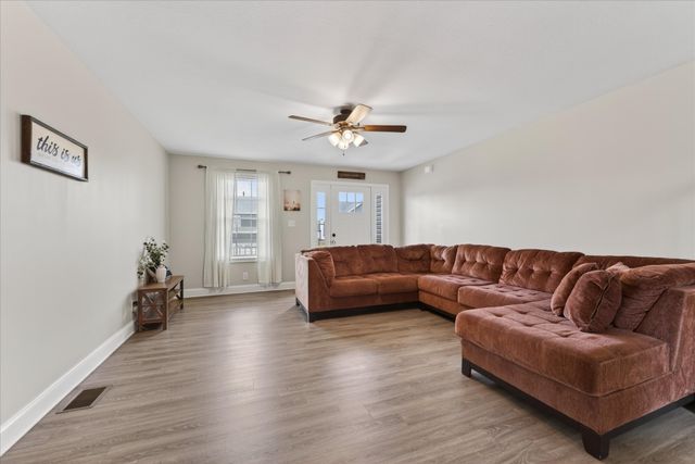 1092 Charles Thomas Dr, Clarksville, TN 37042