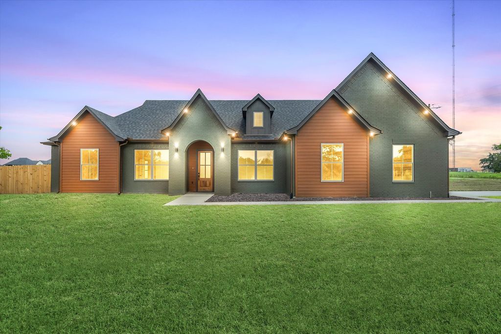15558 CR 436, Lindale, TX 75771