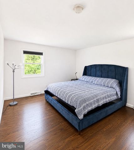 2418 CHURCH RD, Cinnaminson, NJ 08077