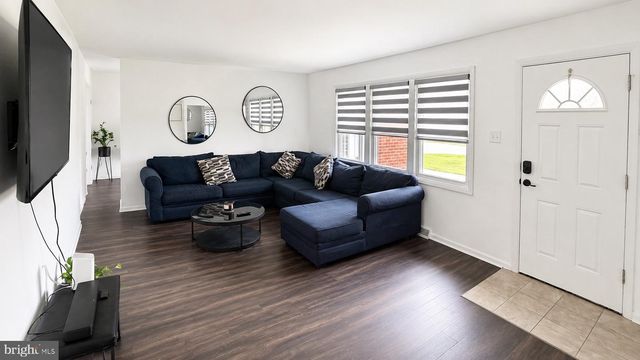 2418 CHURCH RD, Cinnaminson, NJ 08077