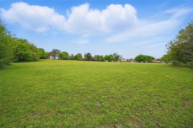 1721 N Walnut Creek Drive, Mansfield, TX 76063