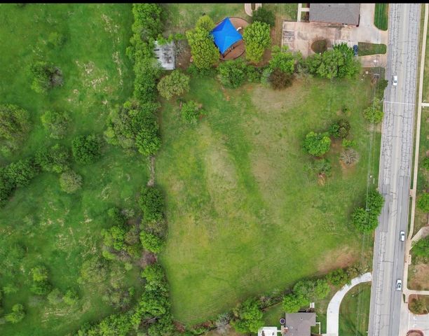 1721 N Walnut Creek Drive, Mansfield, TX 76063