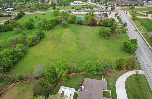1721 N Walnut Creek Drive, Mansfield, TX 76063