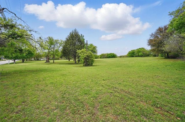 1721 N Walnut Creek Drive, Mansfield, TX 76063
