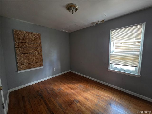 15762 Strathmoor Street, Detroit, MI 48227