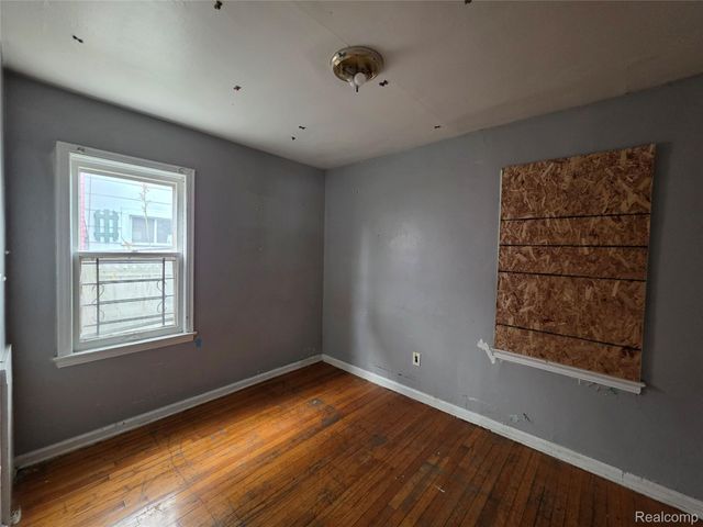 15762 Strathmoor Street, Detroit, MI 48227