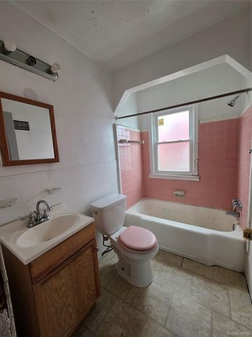 15762 Strathmoor Street, Detroit, MI 48227
