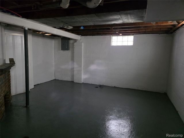 15762 Strathmoor Street, Detroit, MI 48227
