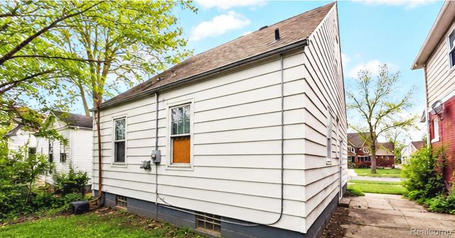15762 Strathmoor Street, Detroit, MI 48227