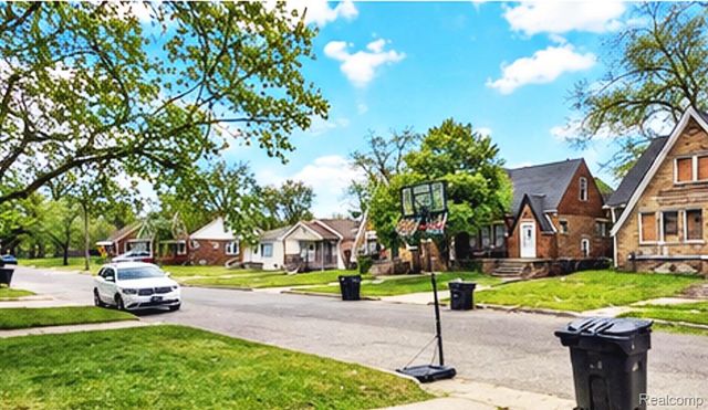 15762 Strathmoor Street, Detroit, MI 48227