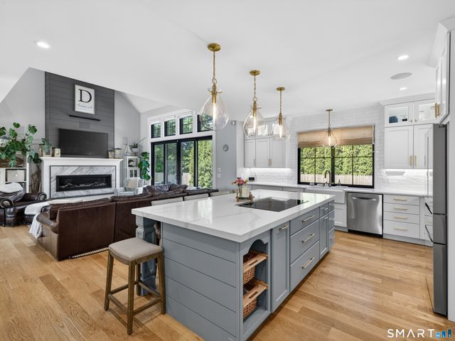 2 Captains Lane, Old Saybrook, CT 06475