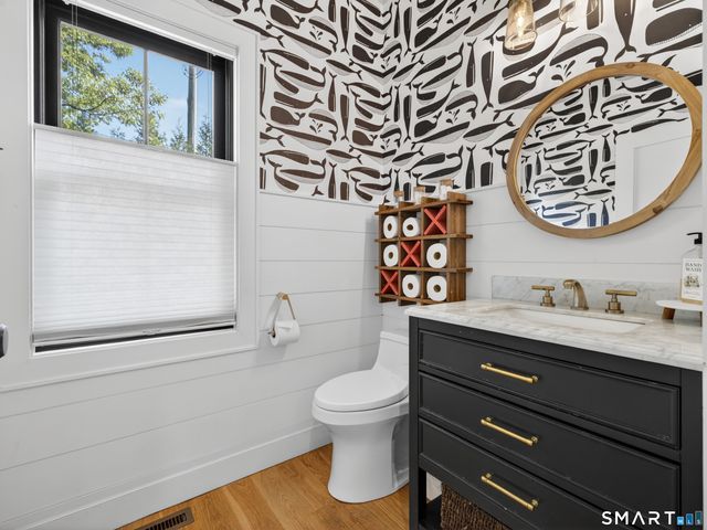 2 Captains Lane, Old Saybrook, CT 06475