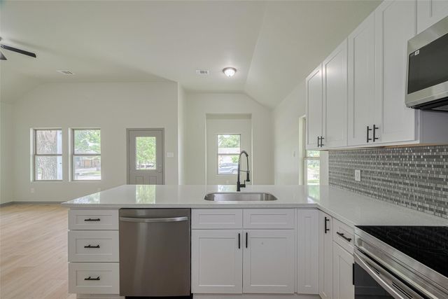 1909 Oregon Street, Baytown, TX 77520