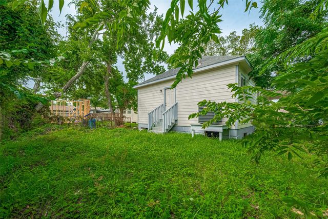 1909 Oregon Street, Baytown, TX 77520