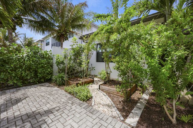 17044 Watersprite Lakes Road, Boca Raton, FL 33496