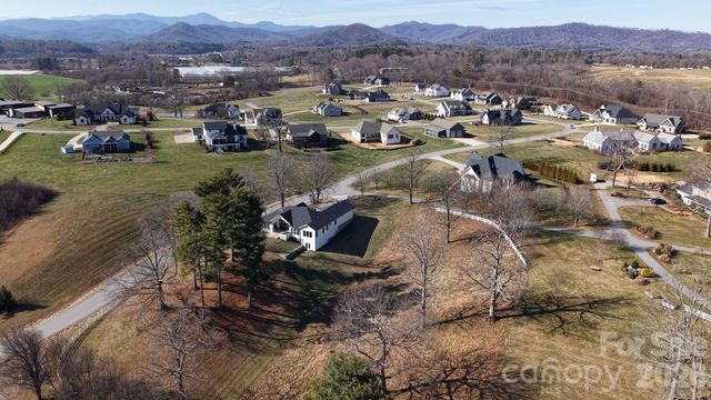 479 Nesbitt Drive 2, Mills River, NC 28759