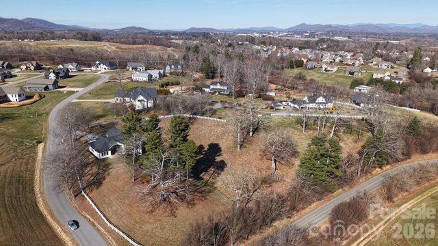 479 Nesbitt Drive 2, Mills River, NC 28759