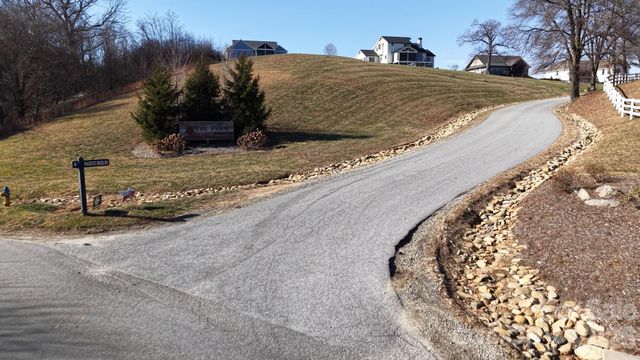 479 Nesbitt Drive 2, Mills River, NC 28759