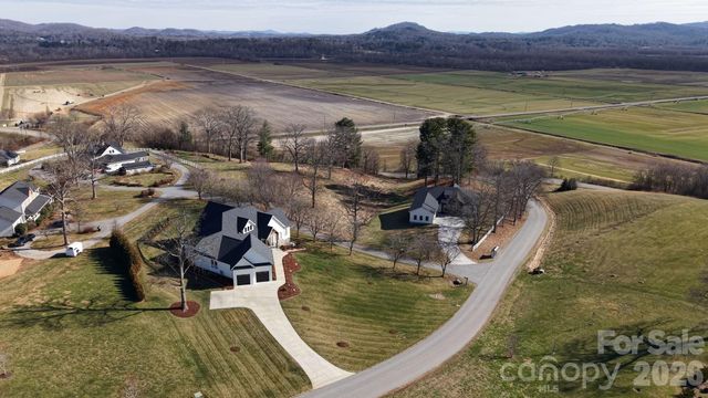 479 Nesbitt Drive 2, Mills River, NC 28759