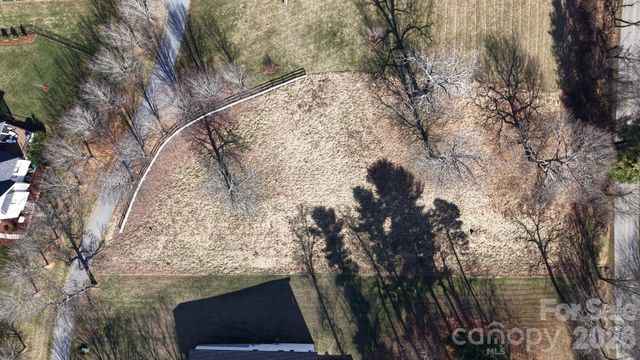 479 Nesbitt Drive 2, Mills River, NC 28759