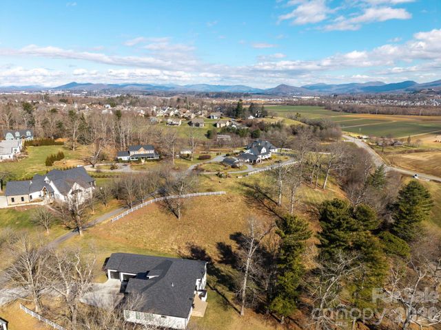 479 Nesbitt Drive 2, Mills River, NC 28759